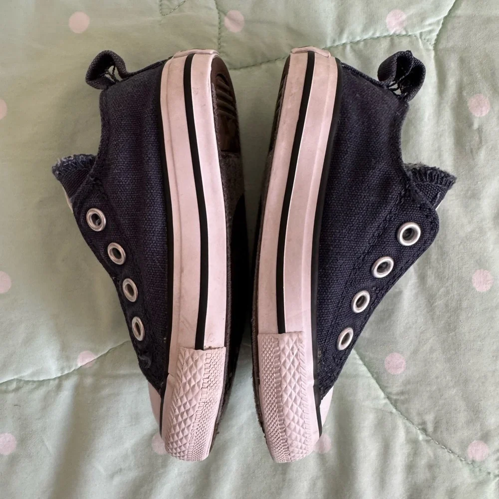Converse Velcro Blue Kids Sneaker size 6